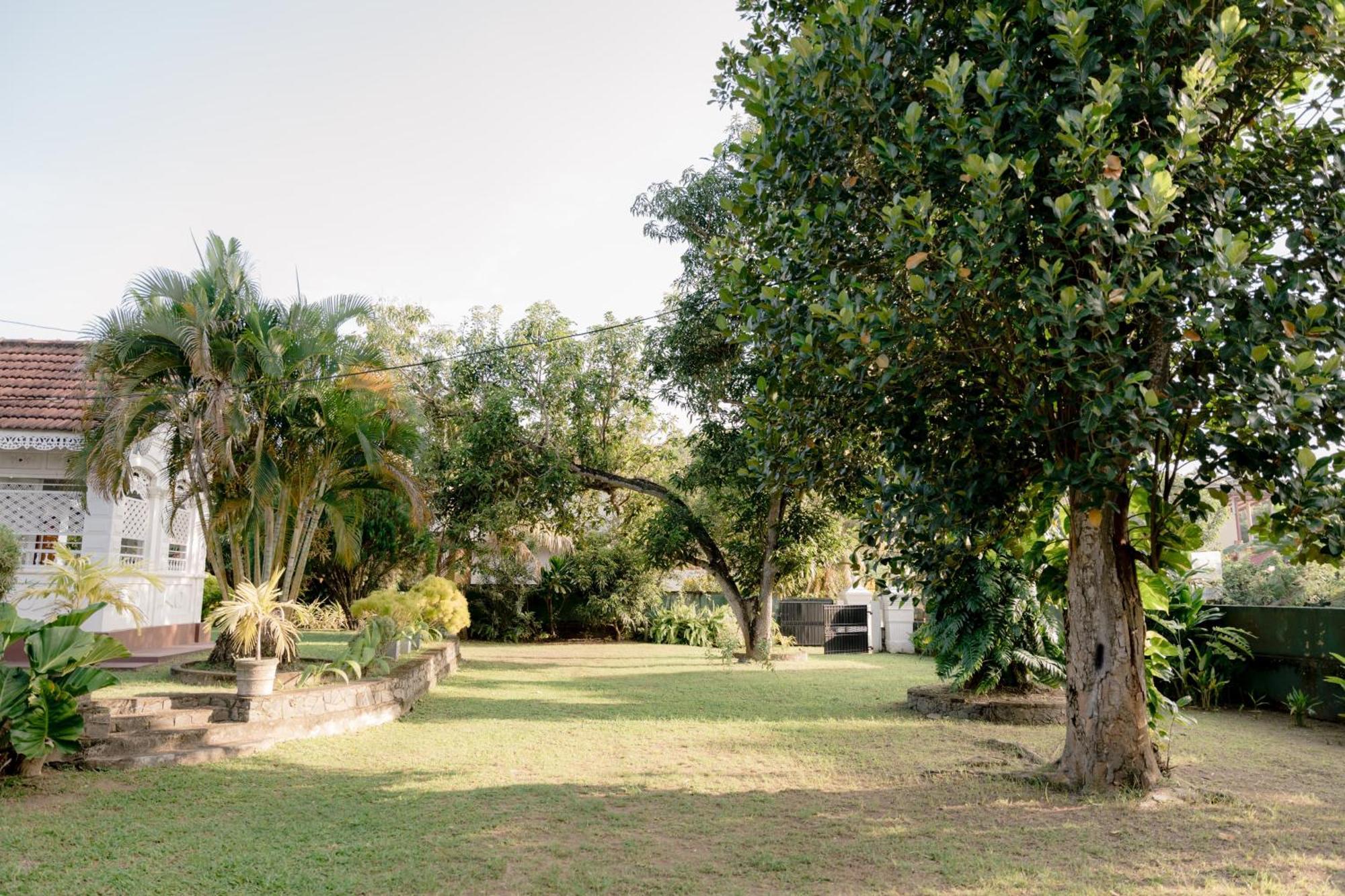 Colonial Bungalow Tangalle Exterior photo